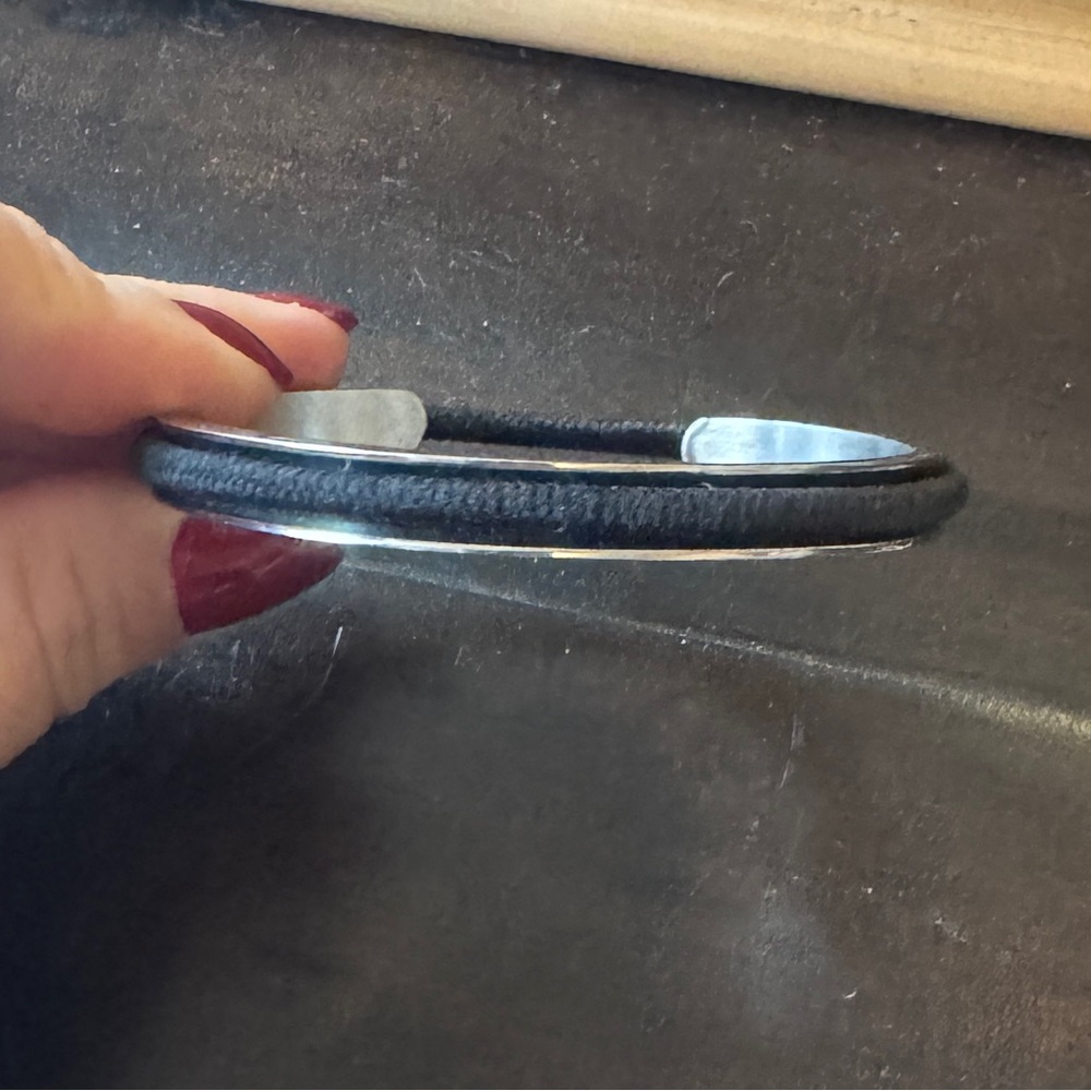 Hair tie bracelet